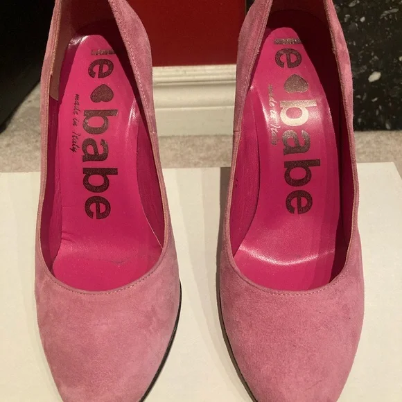 le ❤️ babe | Made in Italy, Suede Powder Pink Pump - Picture 5 of 6